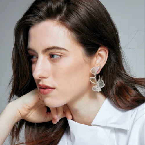 OREYNE Botanical Maidenhair Fern Earrings – close-up detail