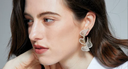 OREYNE Botanical Maidenhair Fern Earrings – close-up detail