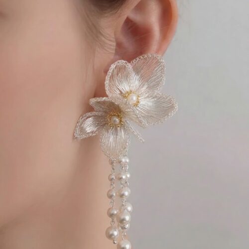 OREYNE Botanical White Hibiscus Earrings – close-up detail