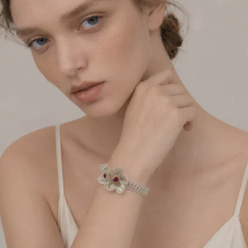 OREYNE Botanical White Clematis Bracelet – close-up detail